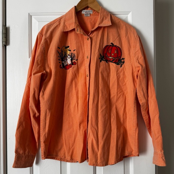 crystal springs Tops - Vintage Crystal Springs Halloween Shirt 0444